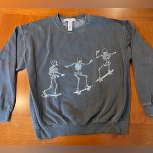 Black Skeleton Urban Outfitters crewneck, size s/m